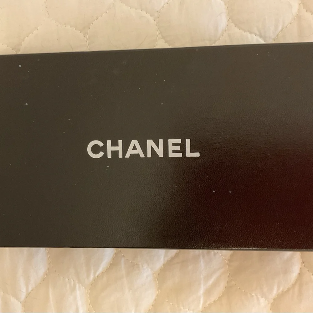 Chanel Vintage Caviar French Kisslock Wallet Diamond Stitch Leather